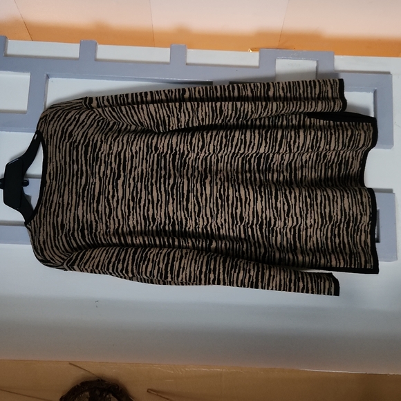 Sweater - Picture 6 of 6